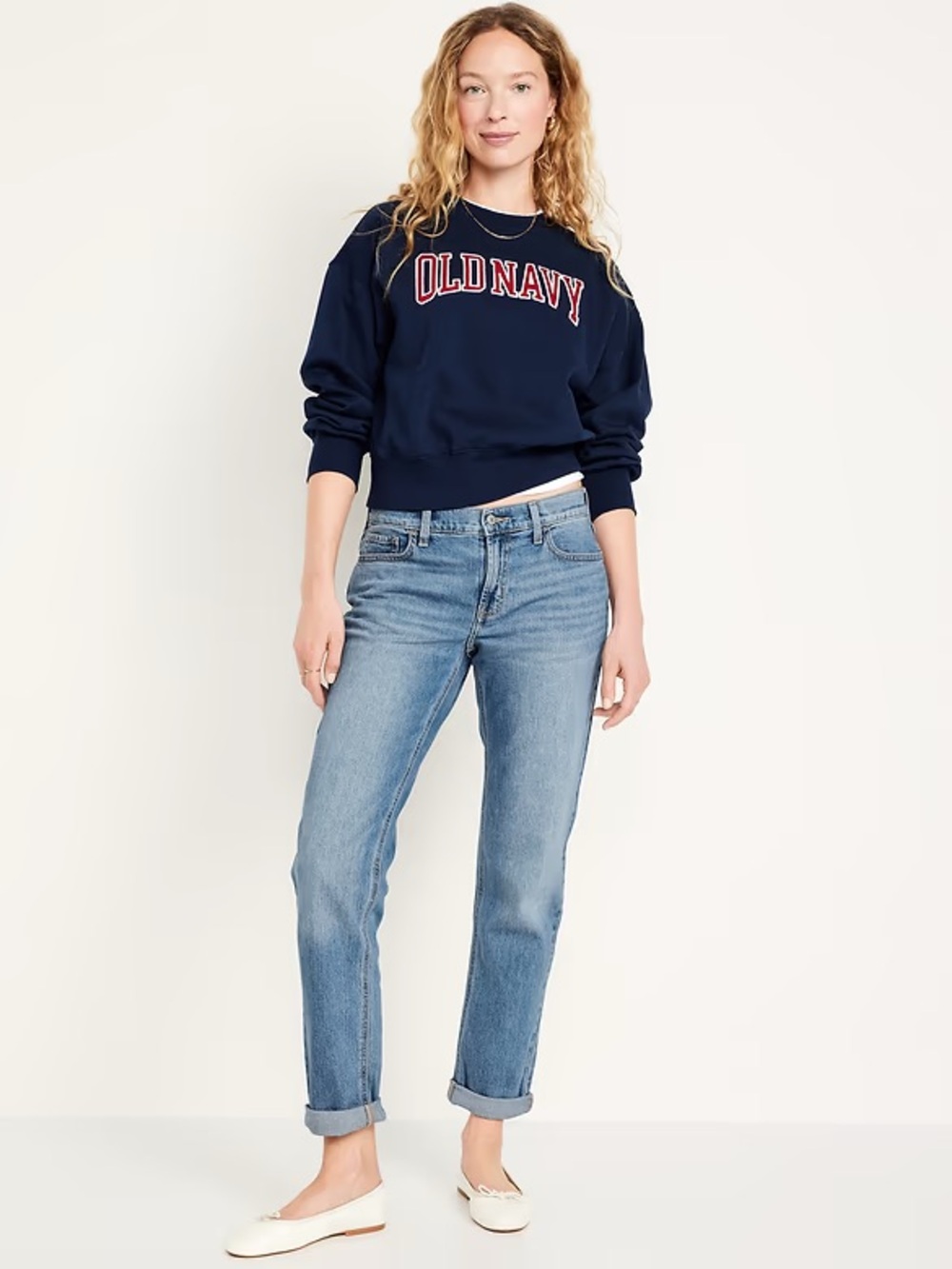 NWT Old Navy Mid-Rise Wow Boyfriend Straight Jeans in Medium Wash color